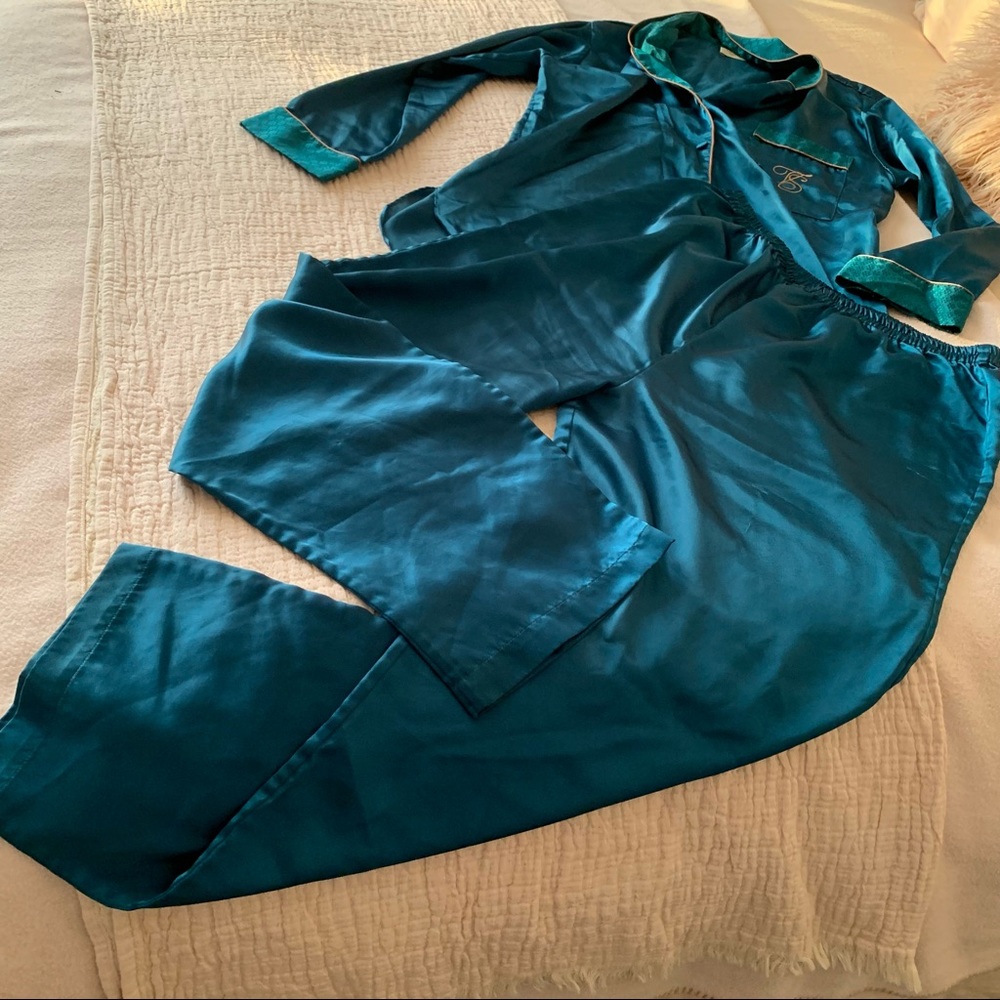 Victoria’s Secret satin pajamas set M/L vintage gold label like new condition